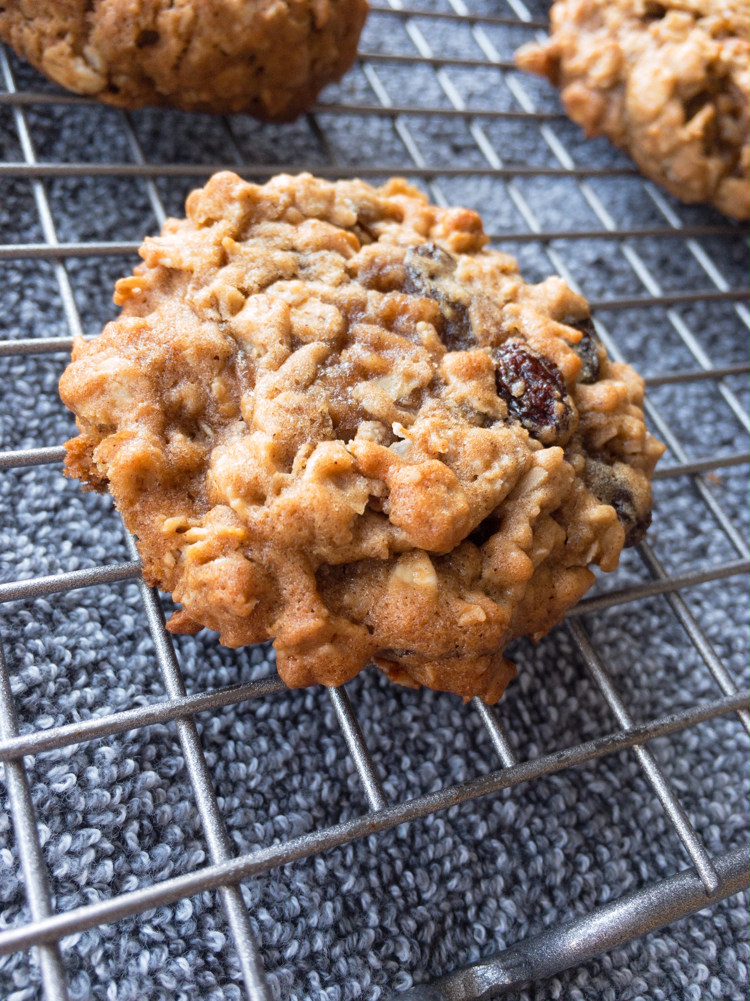 soft oatmeal raisin cookies